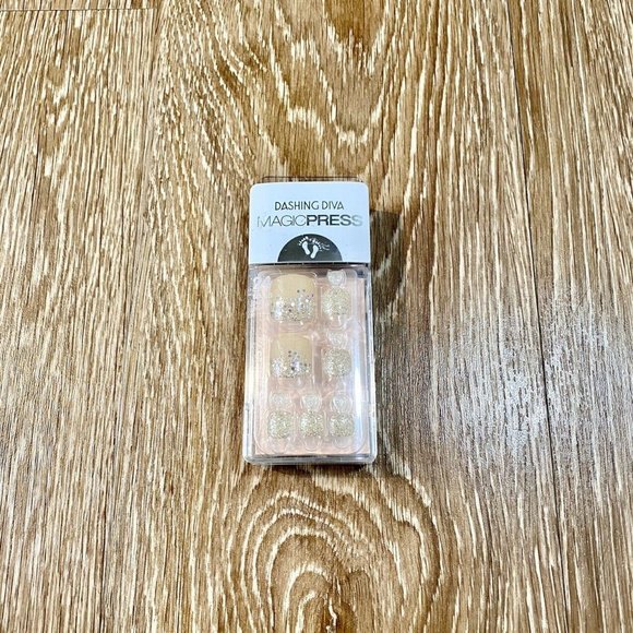 DASHING DIVA Magic Press On Nails for Toes - Picture 1 of 1